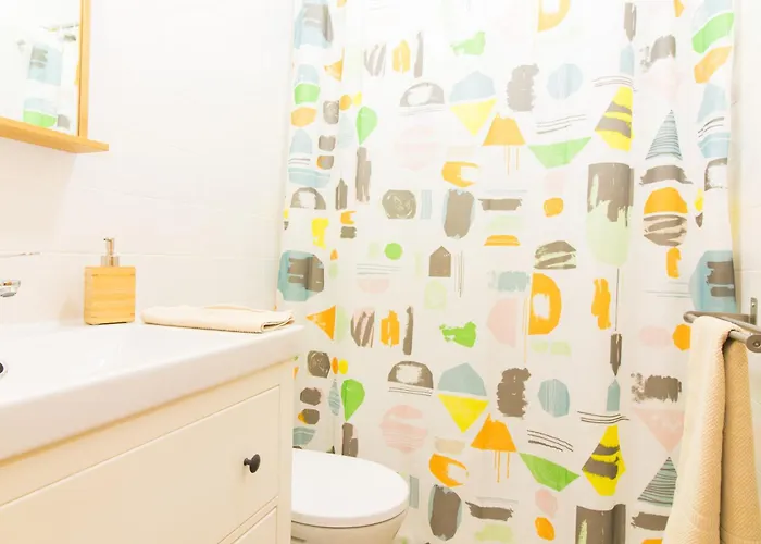 Apartment In Historic Neighbourhood, Walk Everywhere! Lisbon